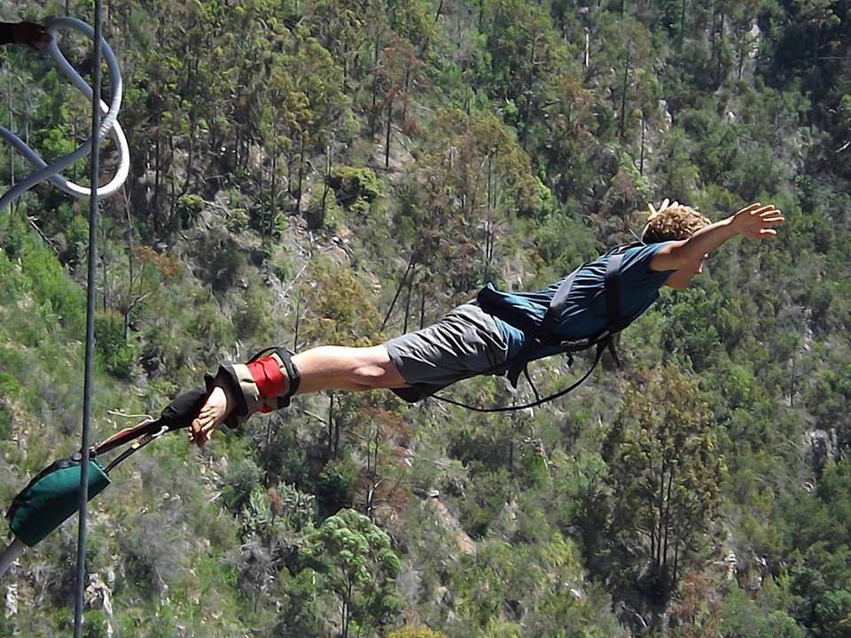 Bungy-jumping-experience-on-a-gap-year